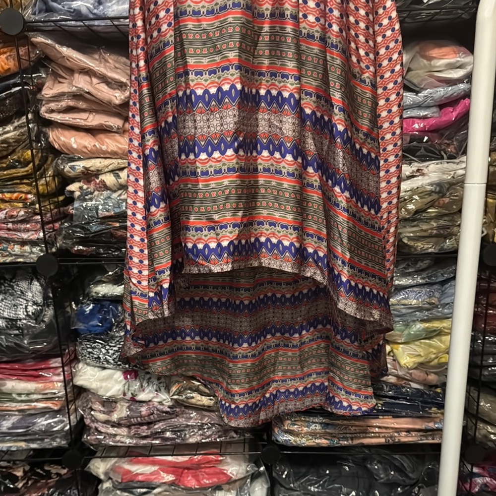 Stylish Red and Blue Patterned Dress - Picture 3 of 6